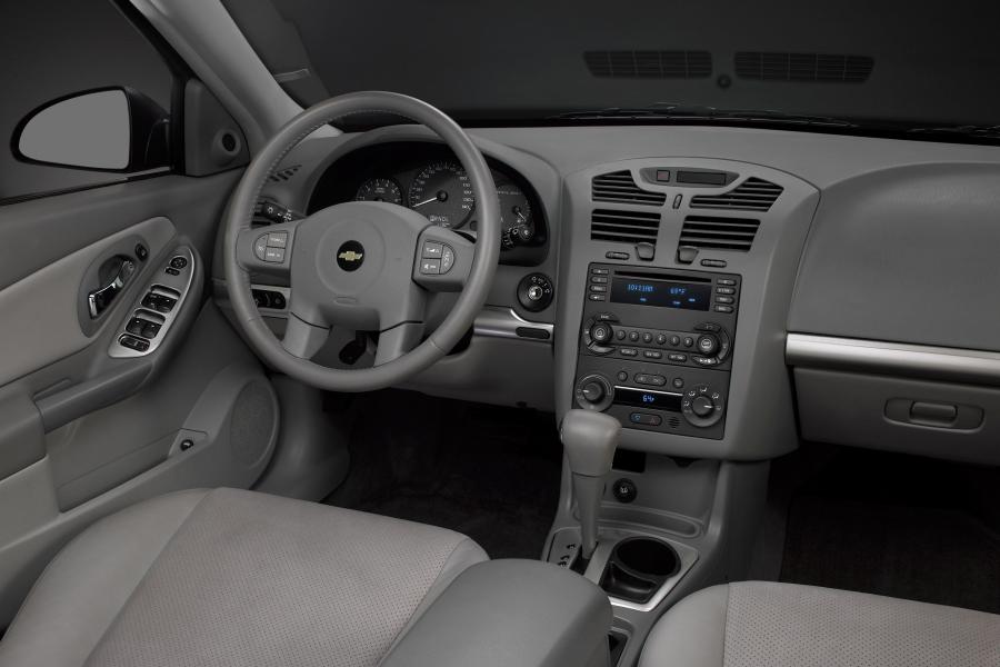 Chevrolet Malibu 2004 года  (фото 22 из 72)